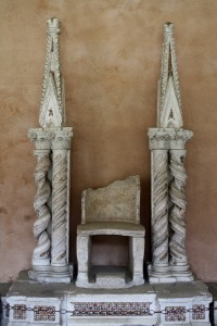 The bathhouse chair of the Pope. 